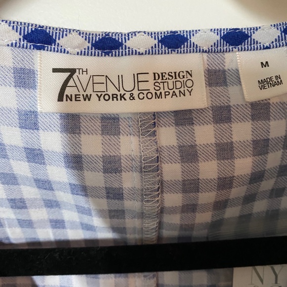 NWT New York & Company Gingham Peplum Top with Tie in Size Medium - Picture 9 of 9